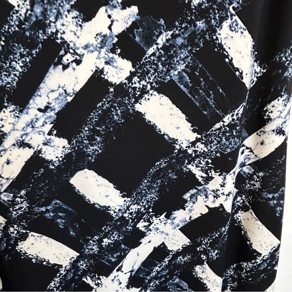 Nina Leonard Sleeveless Abstract Print Stretch Dress Navy Blue White - Picture 2 of 4